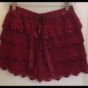 LESHOP LINED lace tiered SHORT SHORTS Burgundy LG